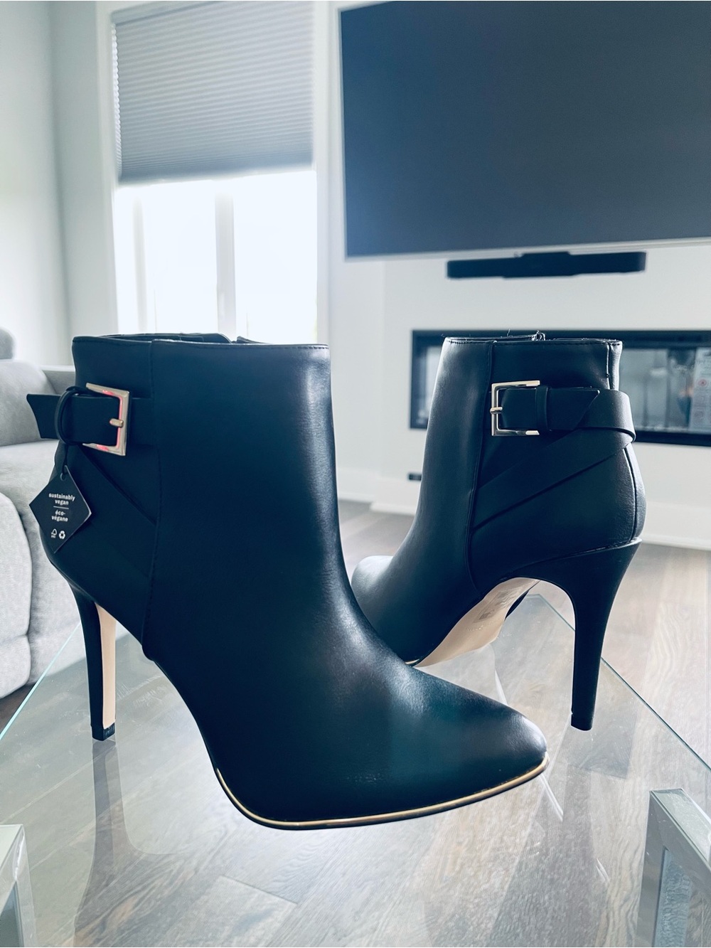 BRAND NEW WITH TAGS Call It Spring Nekkar Women’s Black heeled booties Size 7